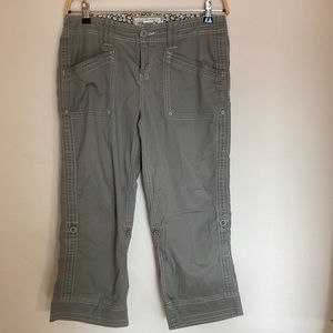 Adventura capri pants